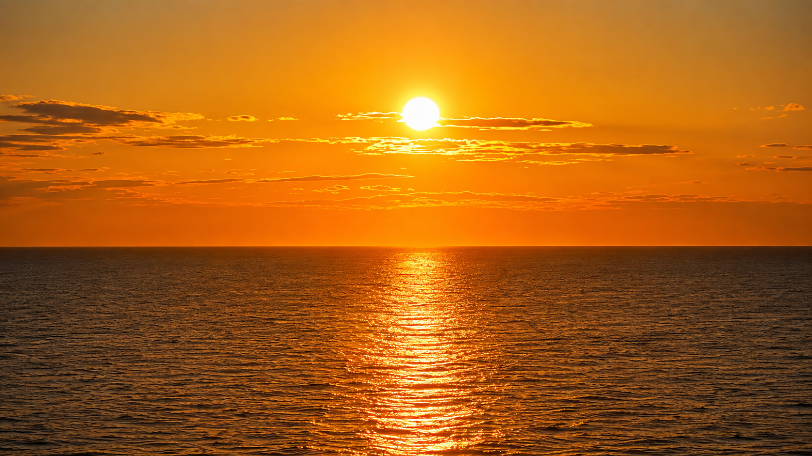 淡路島の海に沈む夕日